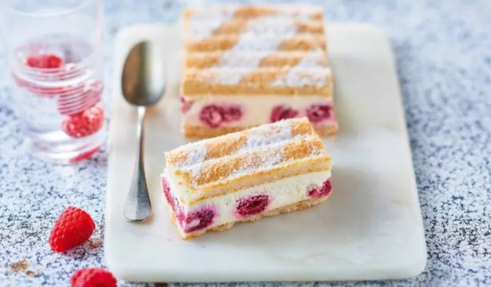 Picard Macaron aux framboises* Desserts Pâtissiers