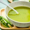 Picard Mini so soupe petit pois, courgette, coco, curry* Produits Nutri-Score B|Vegan